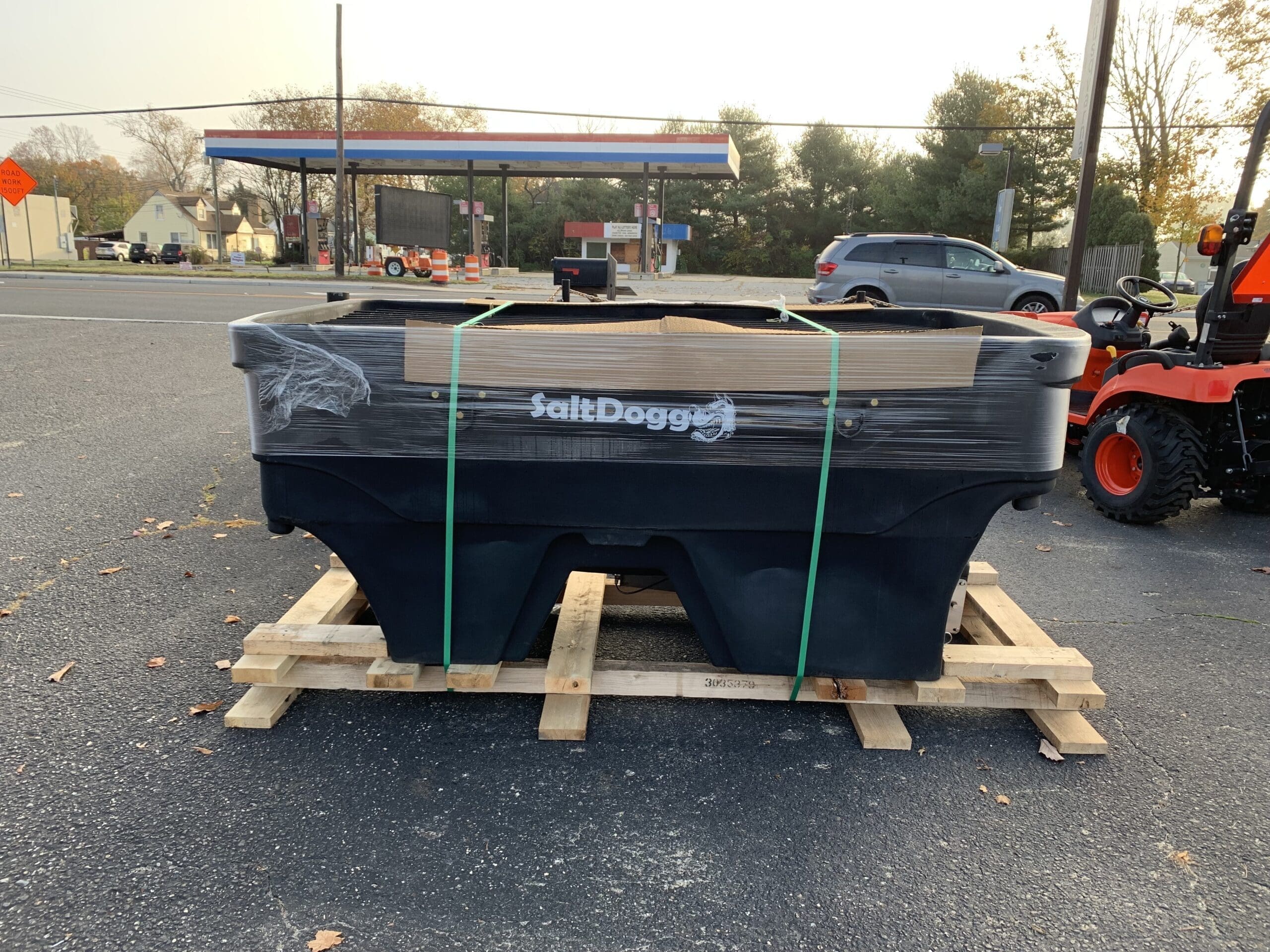 SaltDogg SHPE2000 Salt Spreader / Weavers Equipment